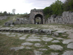 Alba Fucens - Ampitheatre (Grand Entrance)