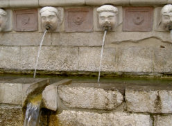 99 Fountain Heads - all different?