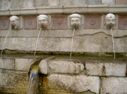 99 Fountain Heads - all different?